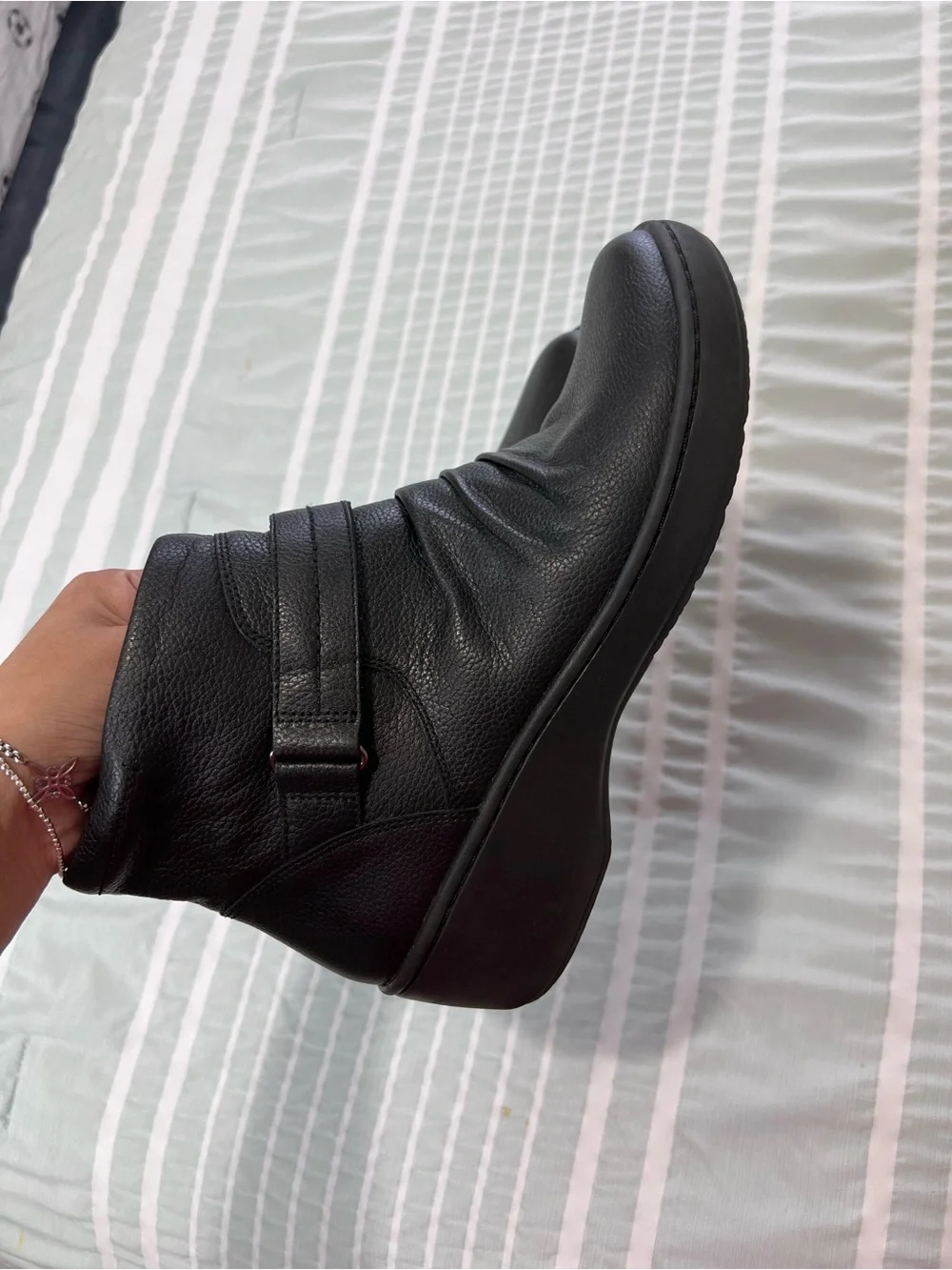 Clarks Black Delana Fairlee Leather Ankle Boots with Wrap Strap size 9